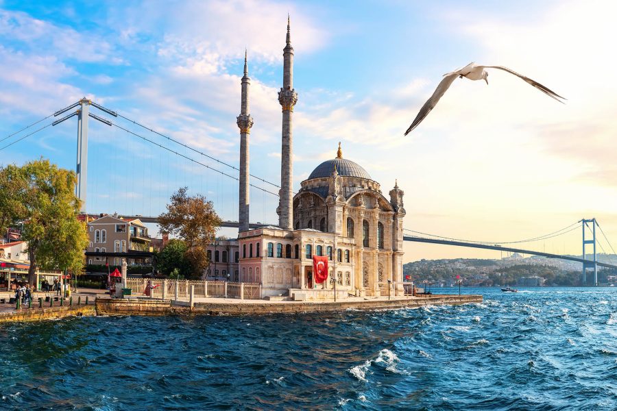 4-day Istanbul vacation with historic sights and Bosphorus cruise