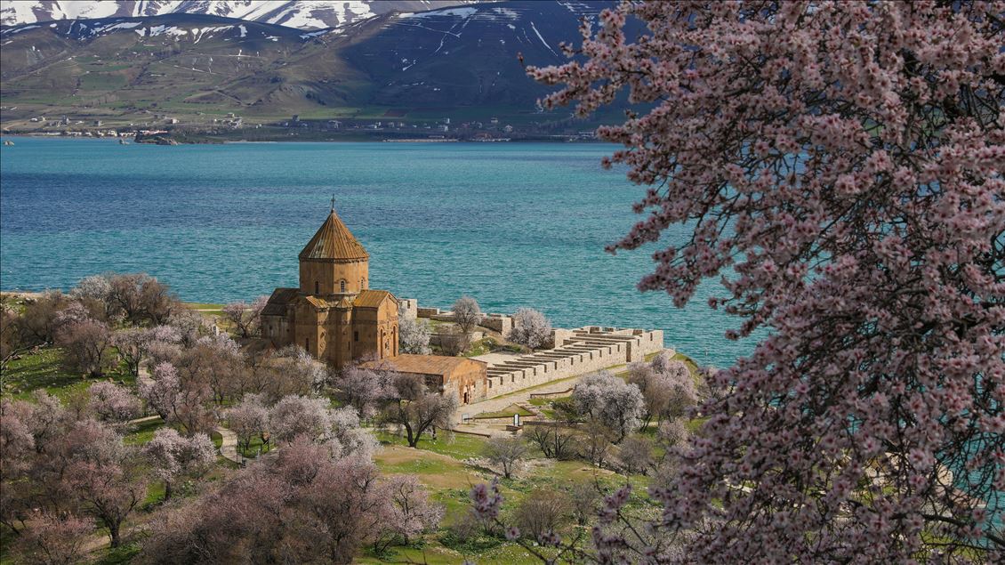 Van – Lake Van & Akdamar Island Travel Guide